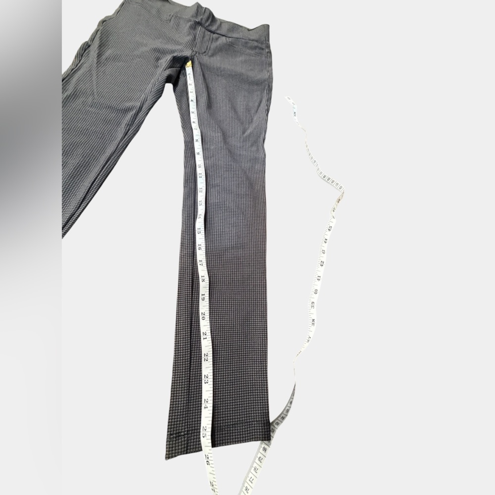 C de C Black and White Micro-Check Women's Dress Pants. Gently Used - Picture 3 of 6